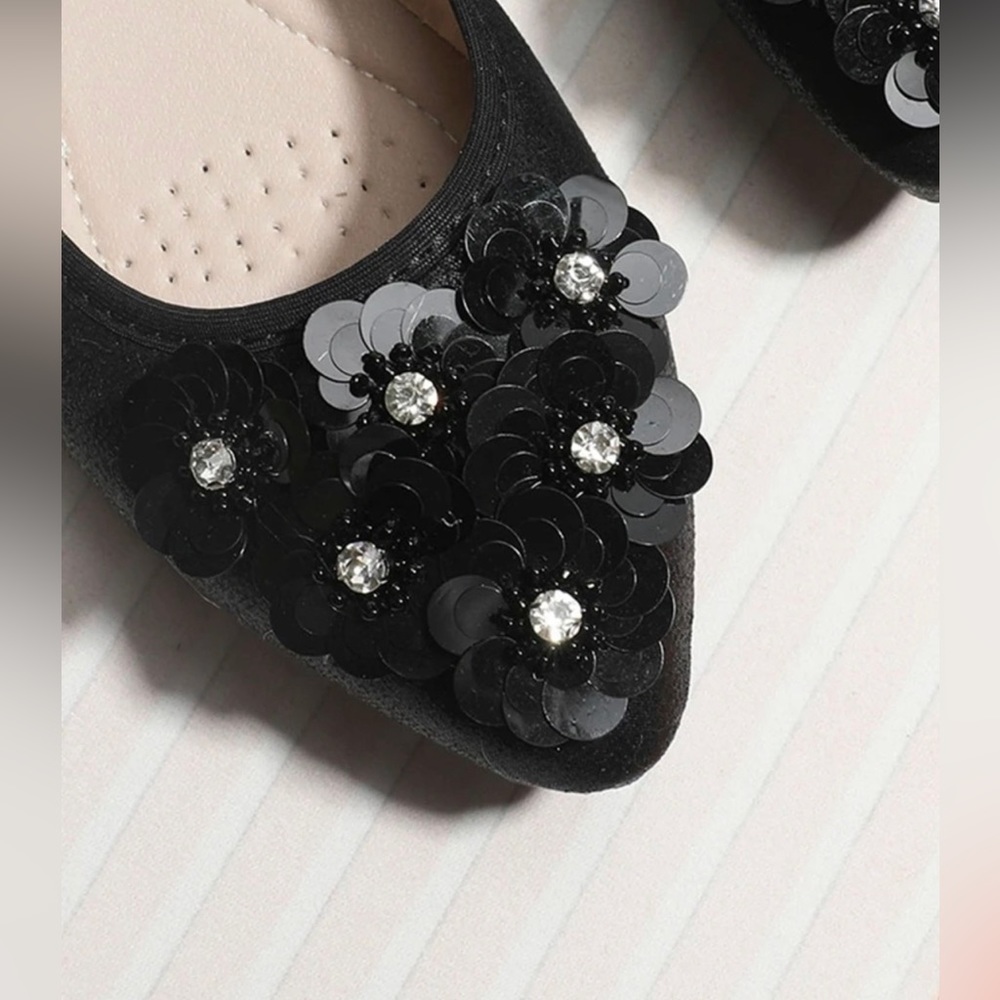 Ballet Flats - Picture 4 of 10